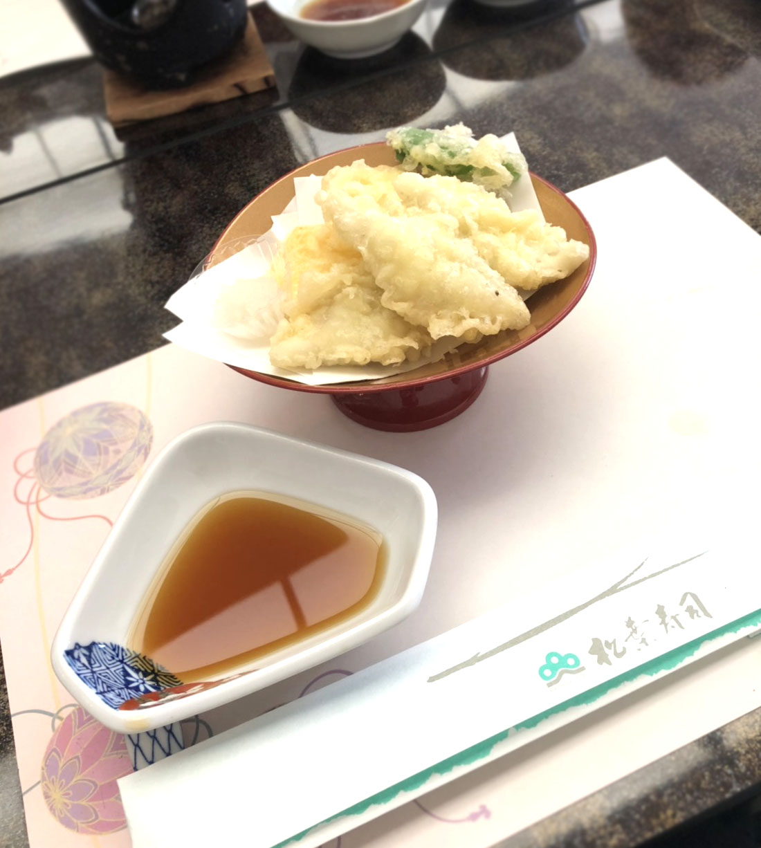 はも料理　なら　竹友水産　の　新鮮な　鱧　（はも）｜松葉寿司　写真５